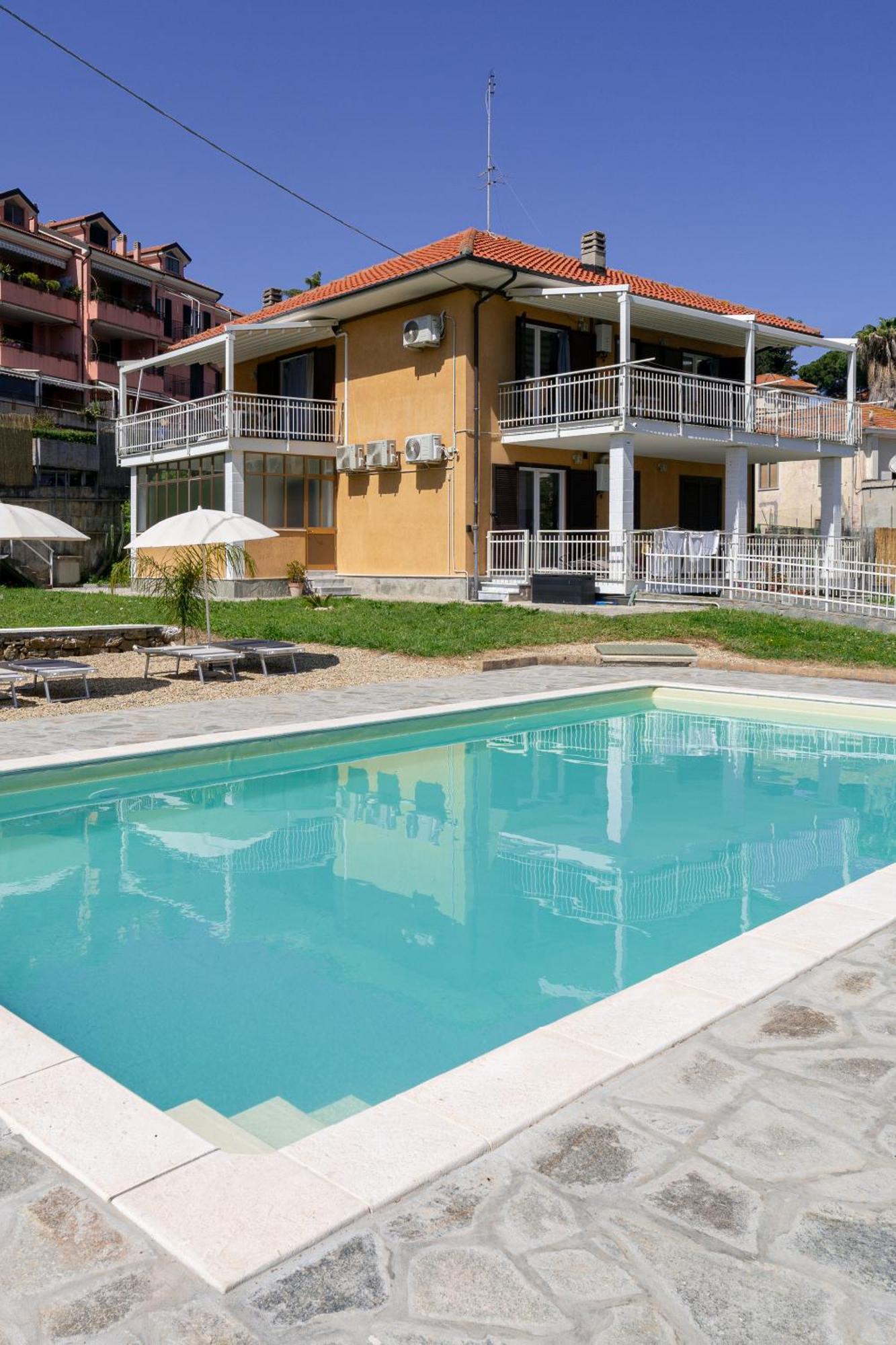 شقة Il Gattino Di Porto - Apt 6 - Monolocale Terrazzo Piscina إمبيريا المظهر الخارجي الصورة